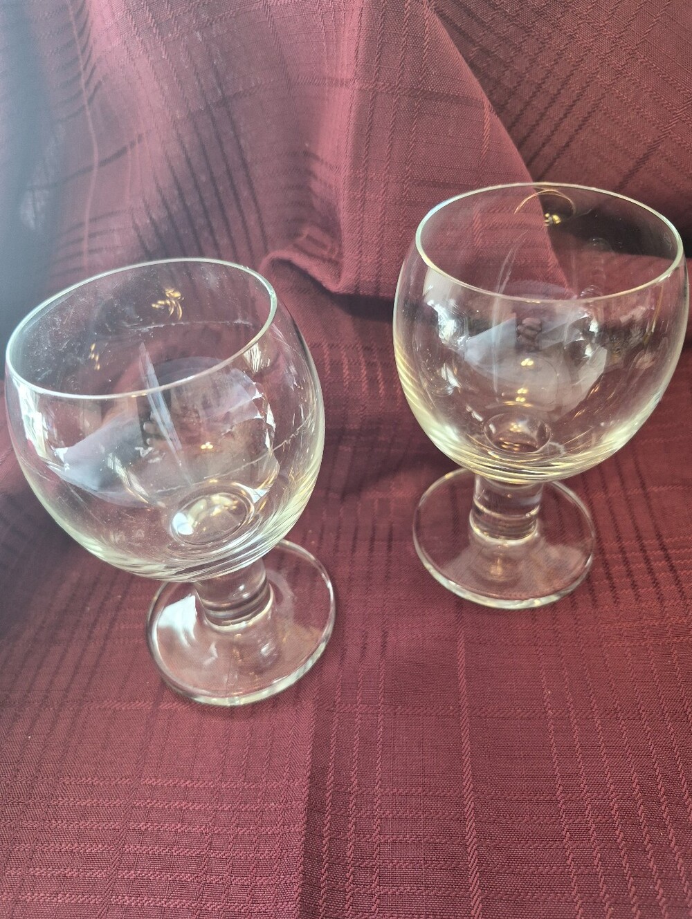 Crate & Barrel " Viva clear" 2 wine glasses
